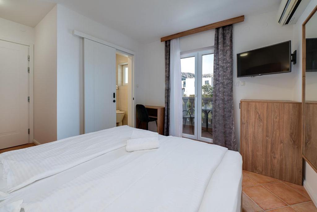 Bed & Breakfast Dosen III Башка Экстерьер фото
